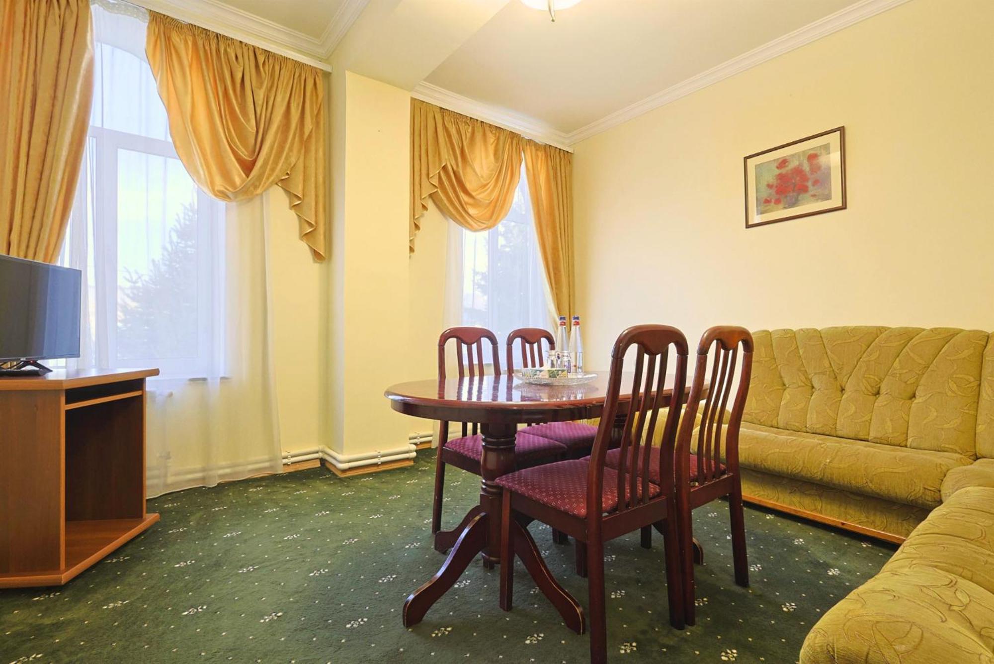 Lalaner Hotel Sisian Luaran gambar